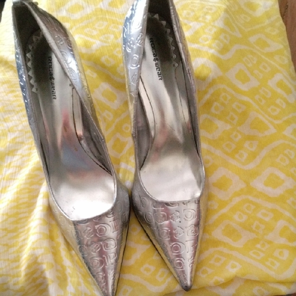 Rocawear Silver Embossed Heels